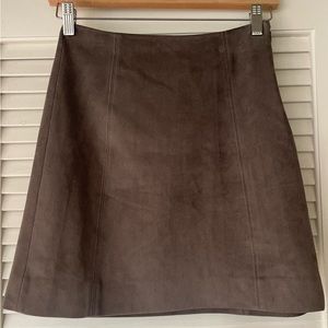 Aritzia Babaton Hopper Suede Skirt